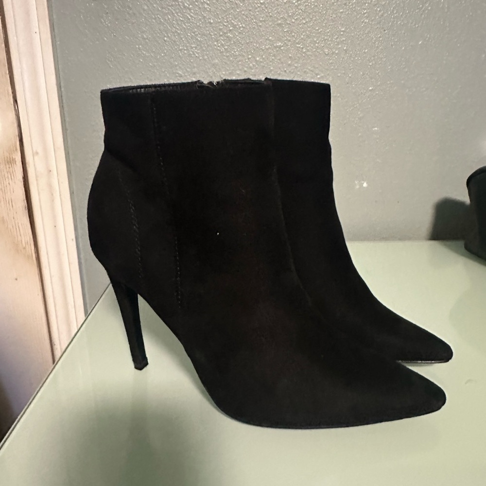Elegant Black Suede Ankle Boots